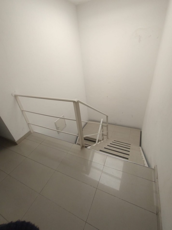 Departamento dos dormitorios 3er piso escalera (Bajas expensas)