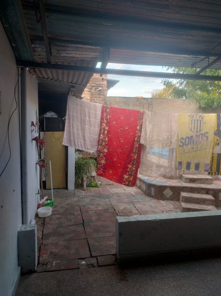 Casa con local en Barrio Belgrano