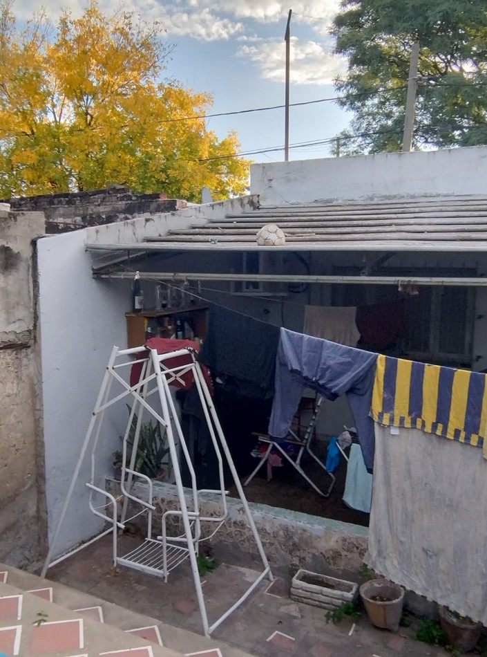 Casa con local en Barrio Belgrano