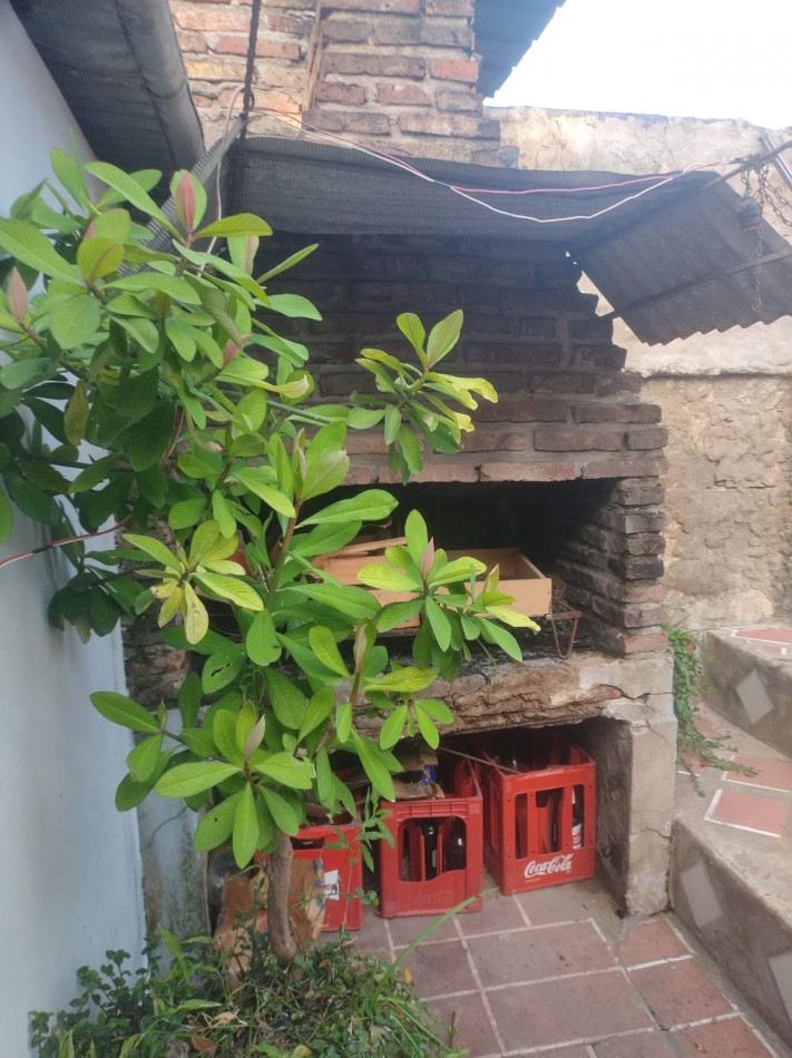 Casa con local en Barrio Belgrano
