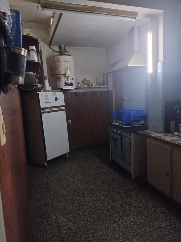 Casa con local en Barrio Belgrano