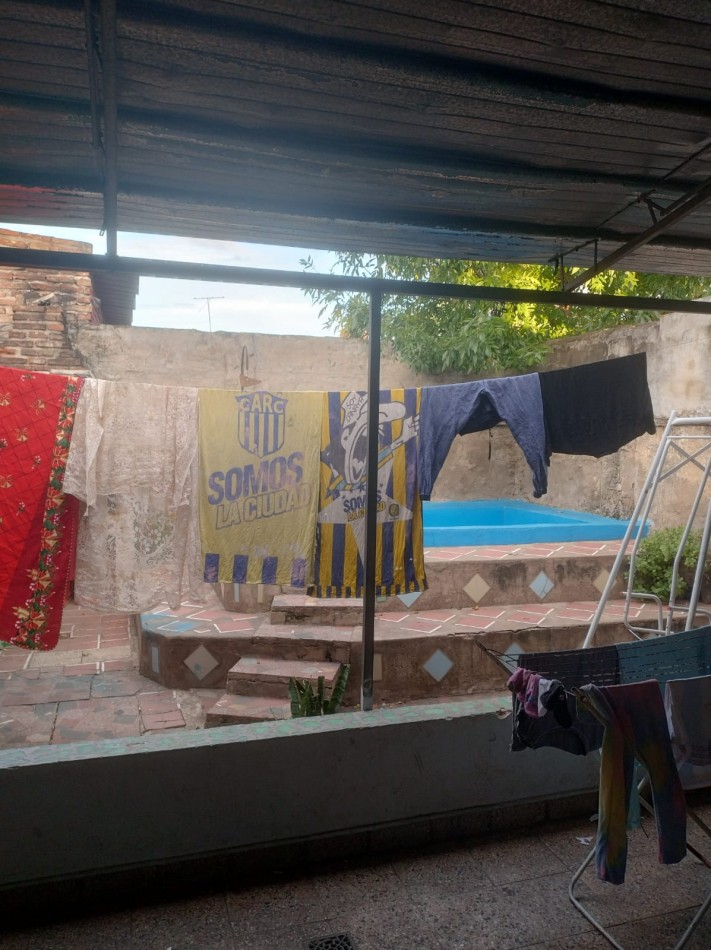 Casa con local en Barrio Belgrano