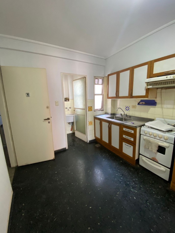 DEPARTAMENTO 2 DORMITORIOS CON COCHERA - RIOJA 953 0902