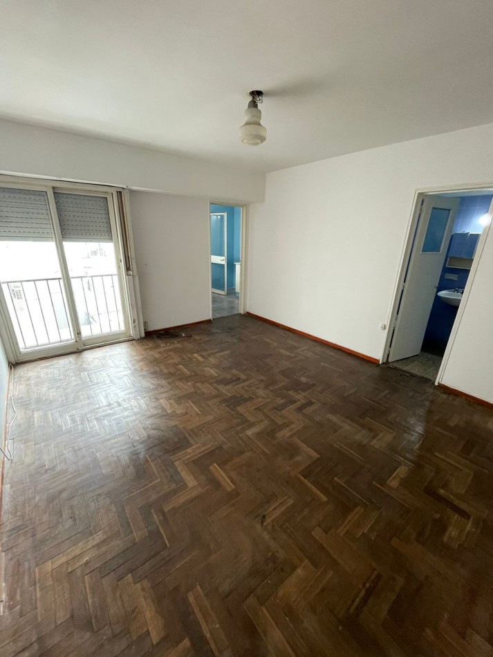 MONOAMBIENTE SARMIENTO 1247 - 5o PISO