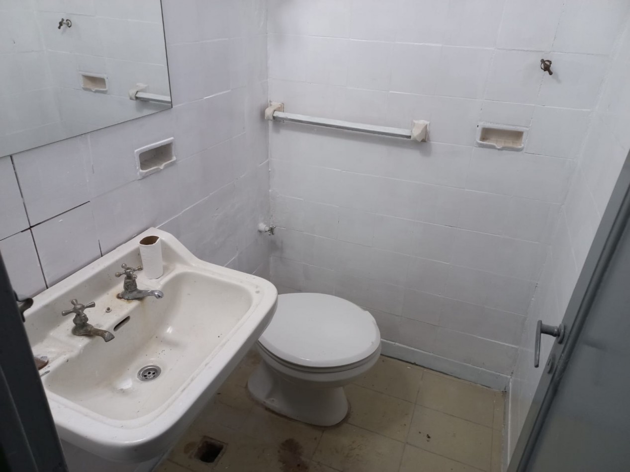 Casa con Local en zona comercial Zona Norte