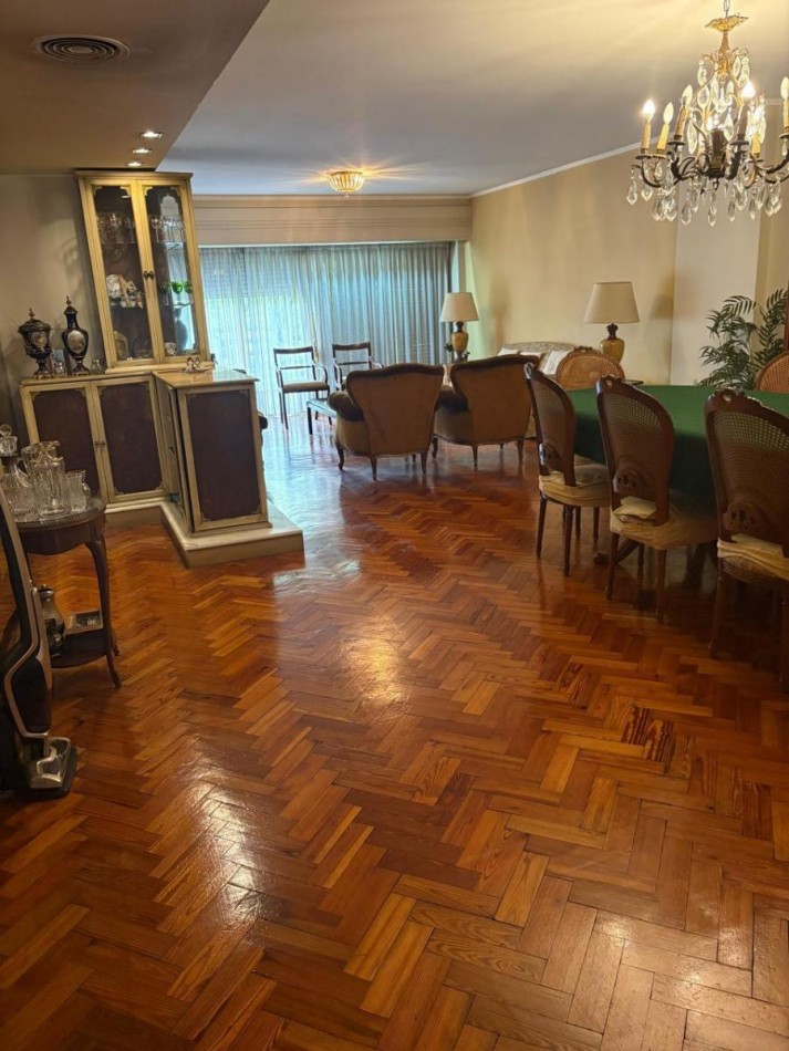 Gran Piso Exclusivo 4 dormitorios sobre Av Pellegrini con Impresionante Balcon