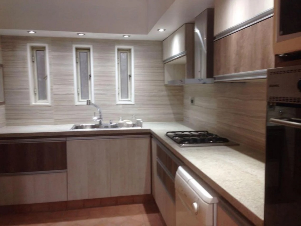 Gran Piso Exclusivo 4 dormitorios sobre Av Pellegrini con Impresionante Balcon