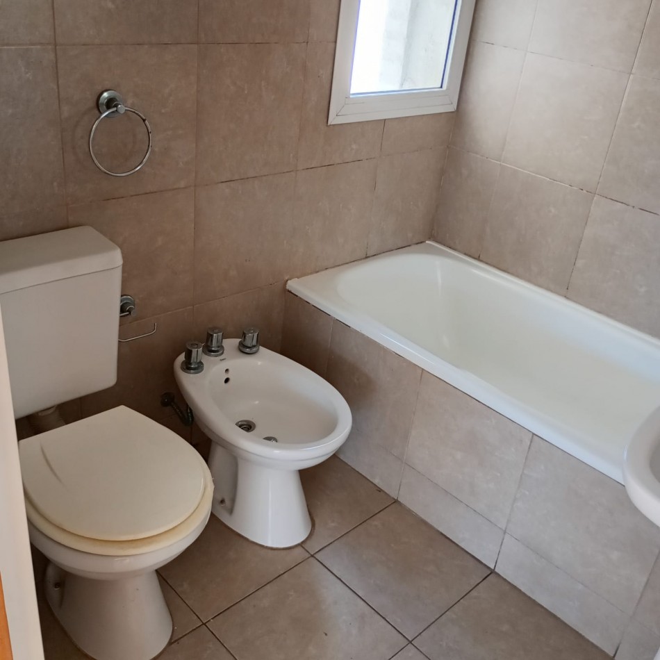 AV FRANCIA 1658 07-03 - DEPARTAMENTO 1 DORMITORIO (ZONA FACULTAD MEDICINA UNR)