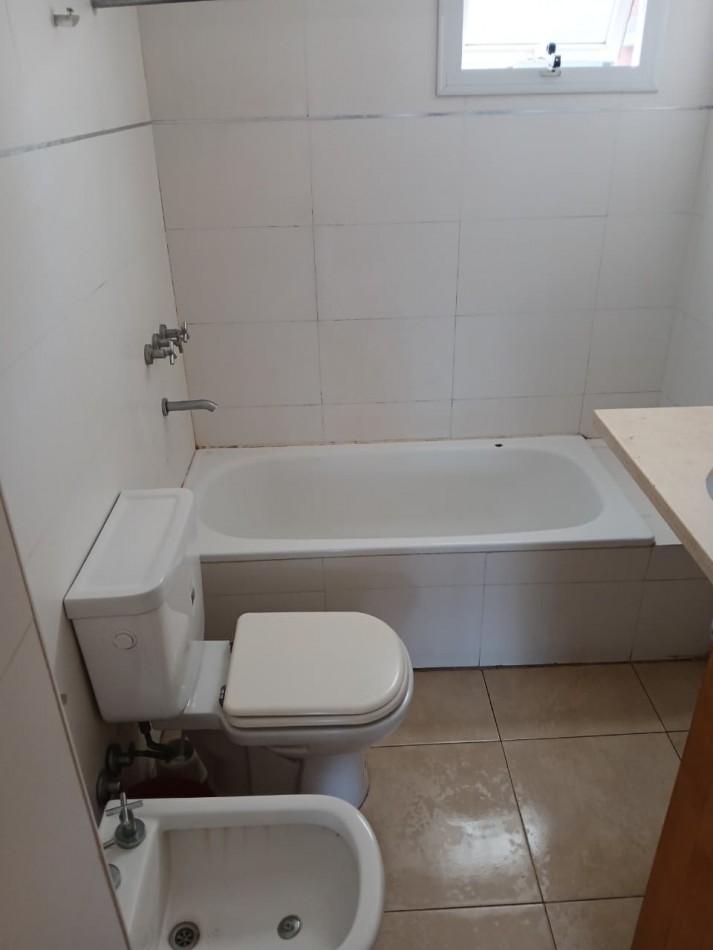 1o DE MAYO 1530 03-01