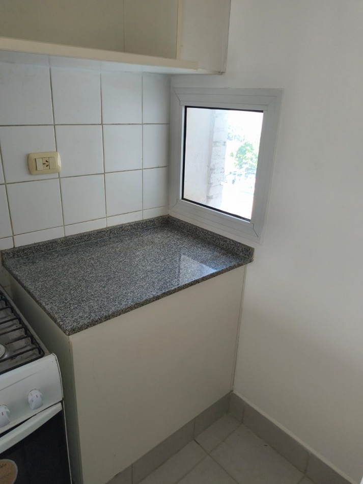 AV. FRANCIA 1658 5o PISO MONOAMBIENTE