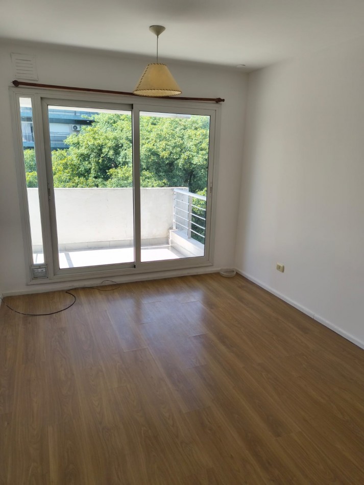 AV. FRANCIA 1658 5o PISO MONOAMBIENTE