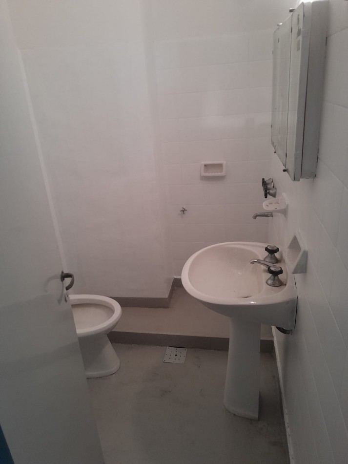 DEPARTAMENTO 1 DORMITORIO POR ESCALERAS - 3 DE FEBRERO 875