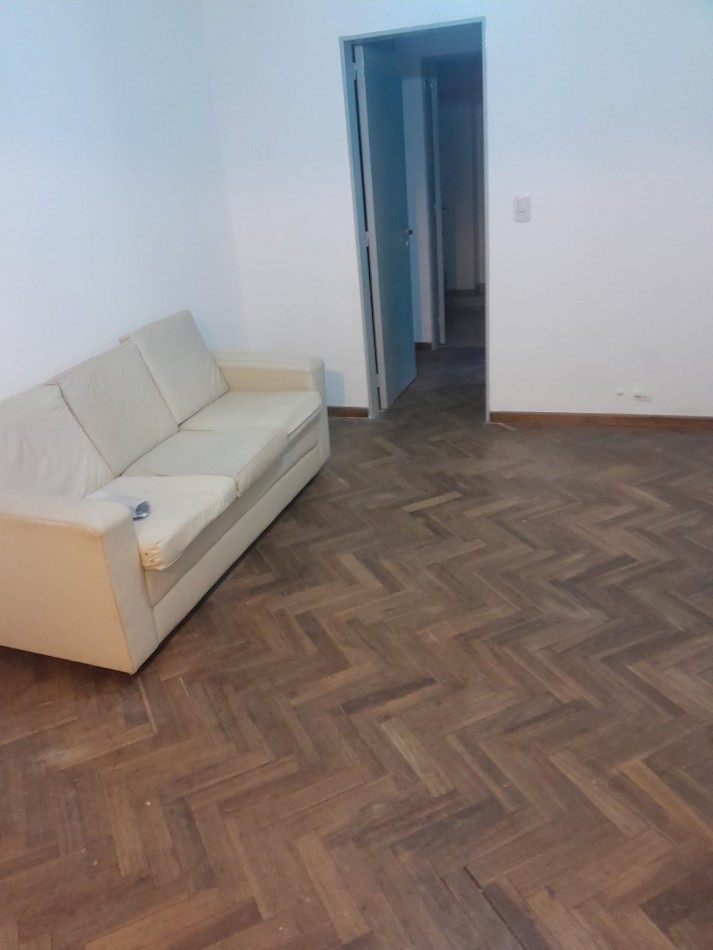 DEPARTAMENTO 1 DORMITORIO POR ESCALERAS - 3 DE FEBRERO 875