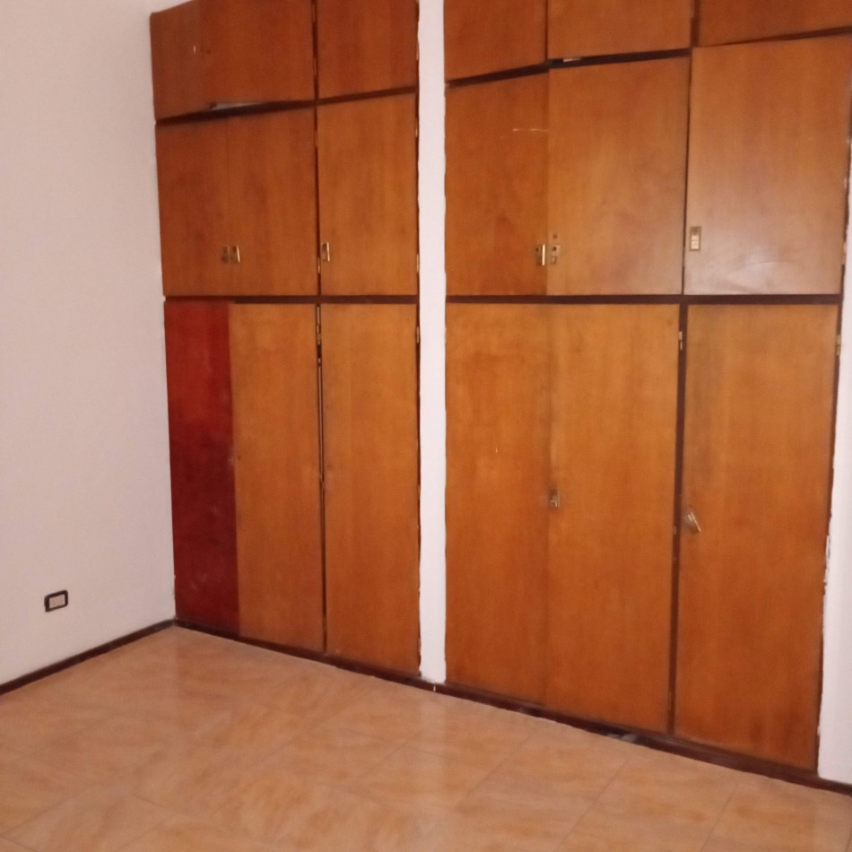 GRAN PROPIEDAD DE 8 DORMITORIOS Y 6 BAÑOS 
