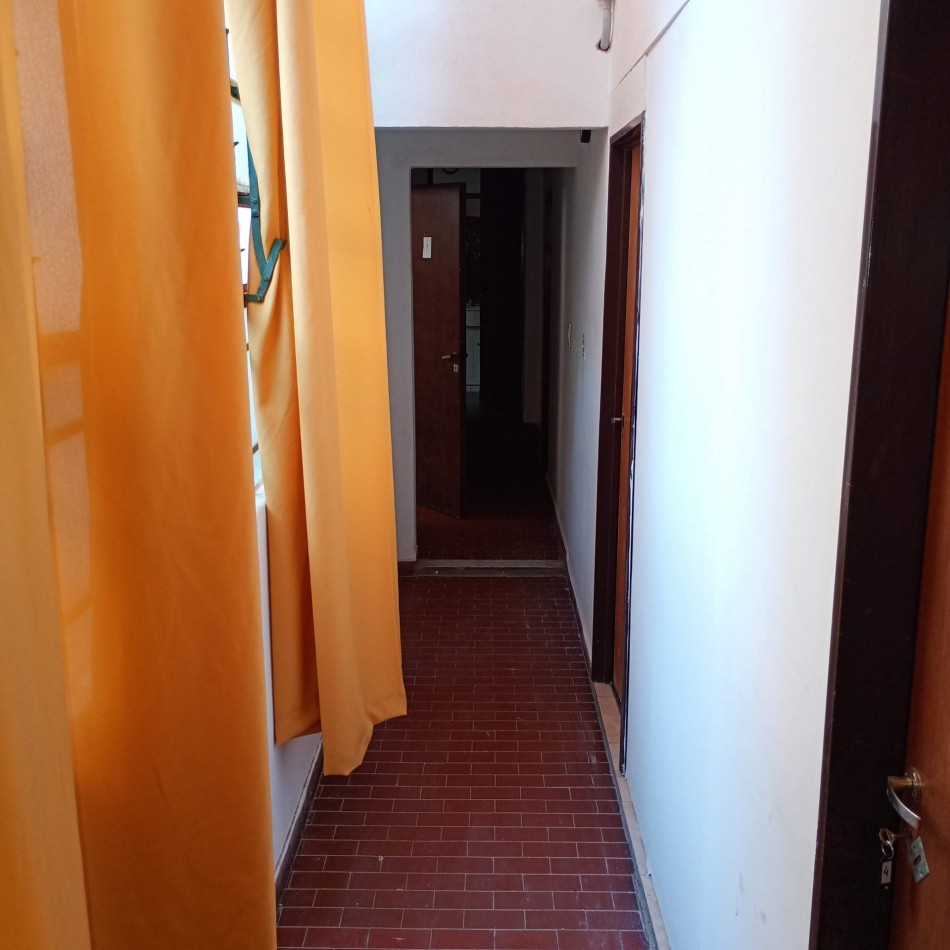 GRAN PROPIEDAD DE 8 DORMITORIOS Y 6 BAÑOS 