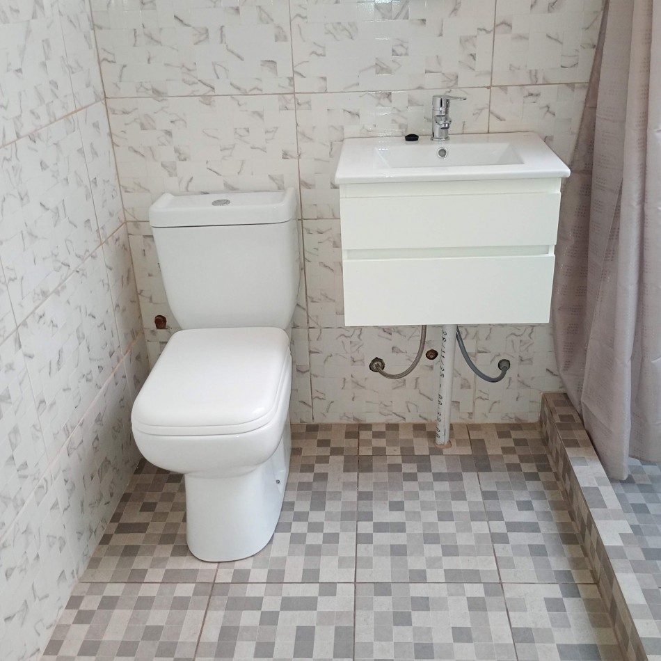 GRAN PROPIEDAD DE 8 DORMITORIOS Y 6 BAÑOS 