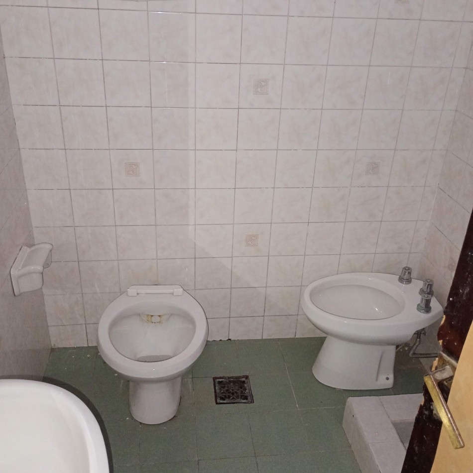 GRAN PROPIEDAD DE 8 DORMITORIOS Y 6 BAÑOS 