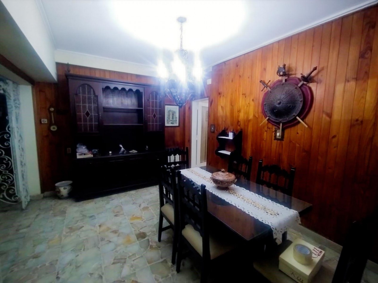 Importante casa de 3 dormitorios en barrio industrial