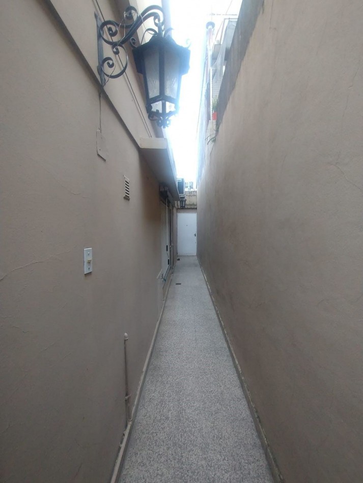 Importante casa de 3 dormitorios en barrio industrial