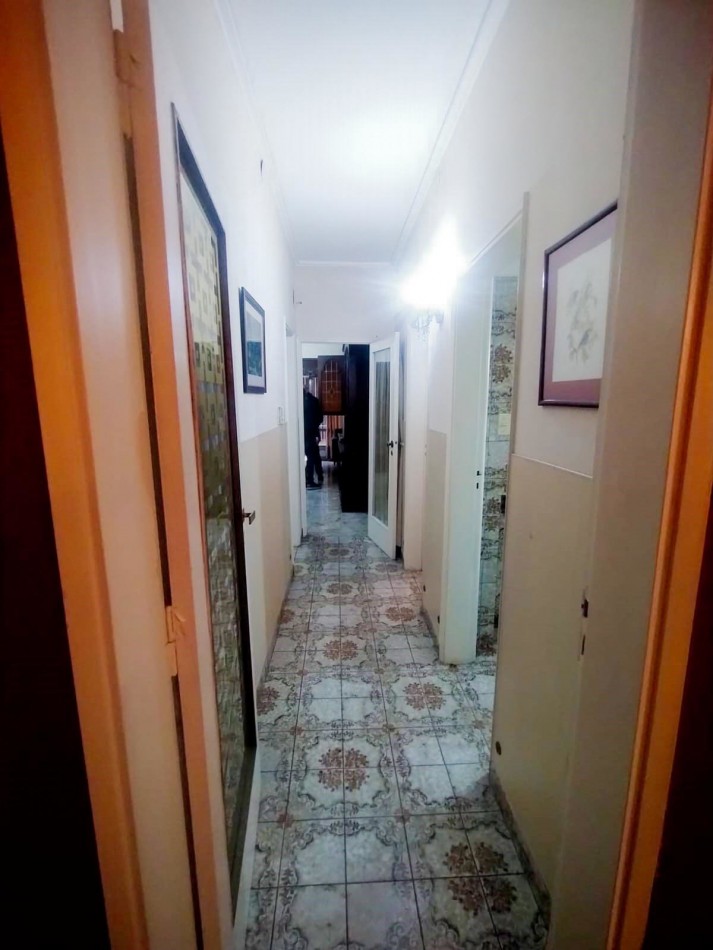 Importante casa de 3 dormitorios en barrio industrial