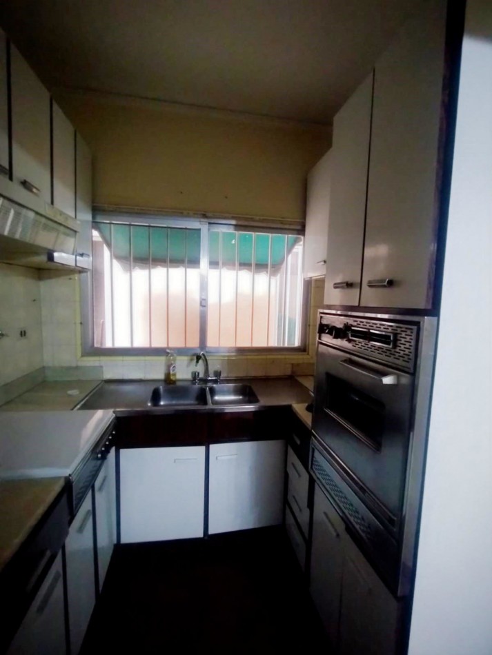 Importante casa de 3 dormitorios en barrio industrial