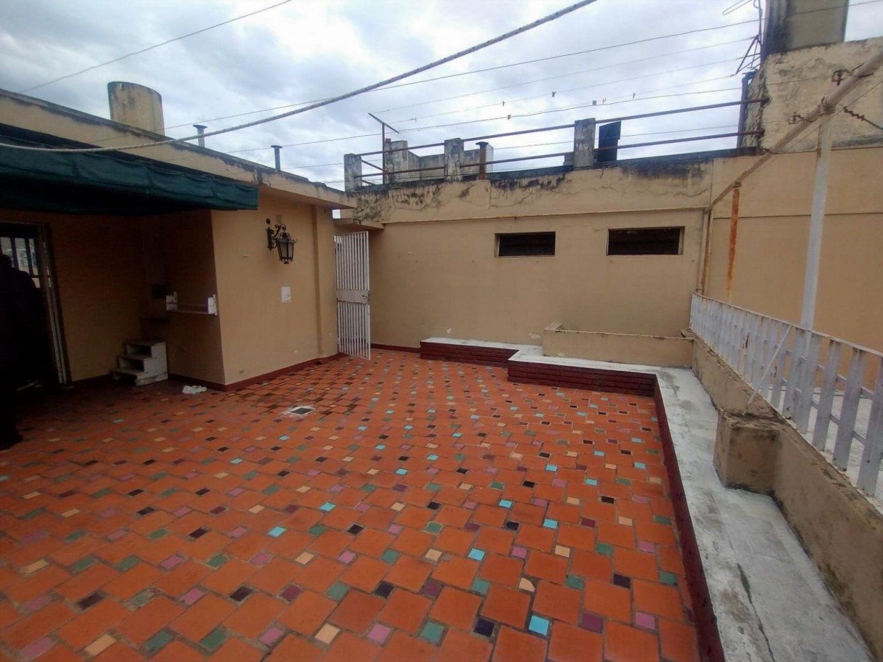 Importante casa de 3 dormitorios en barrio industrial