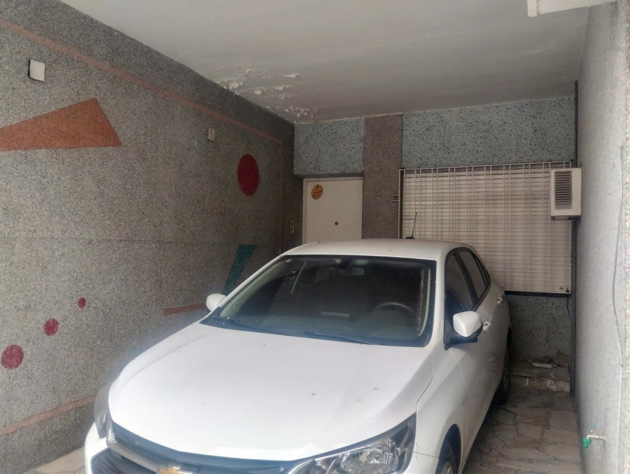 Importante casa de 3 dormitorios en barrio industrial