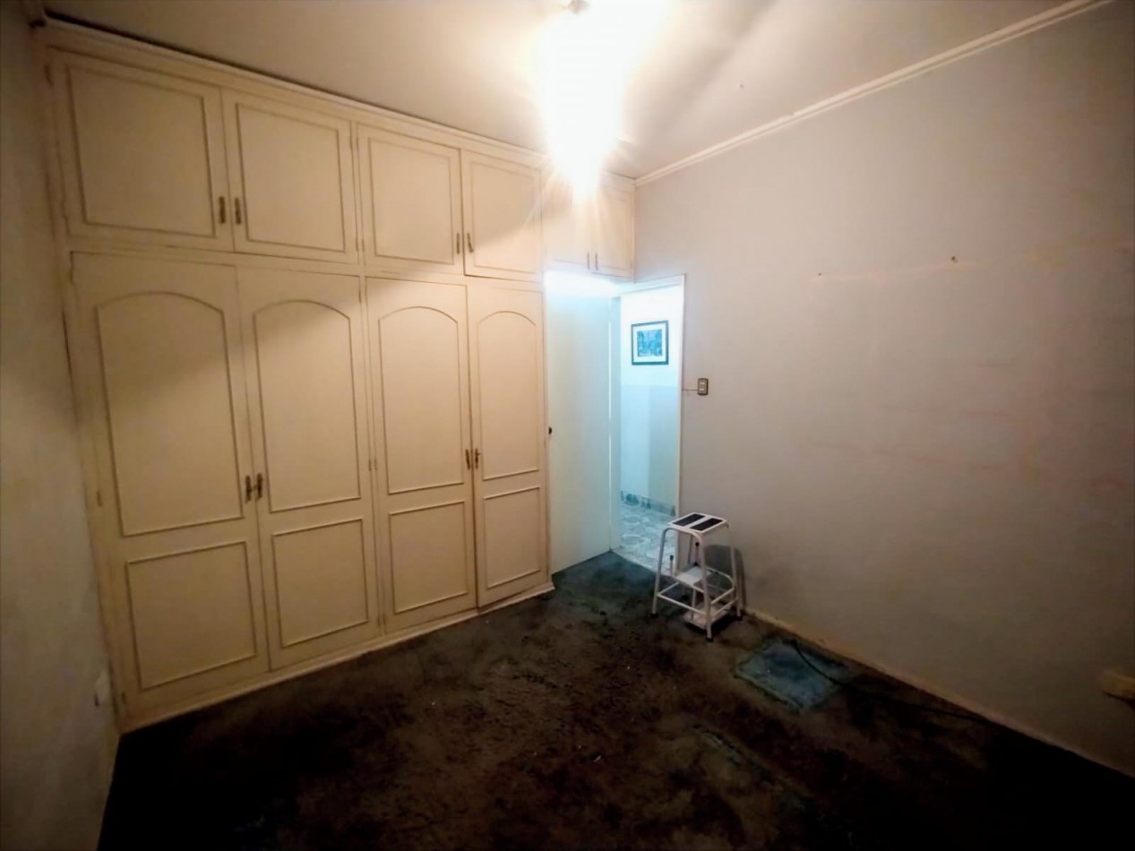 Importante casa de 3 dormitorios en barrio industrial