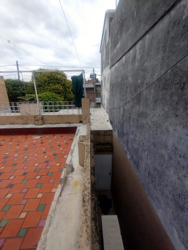Importante casa de 3 dormitorios en barrio industrial
