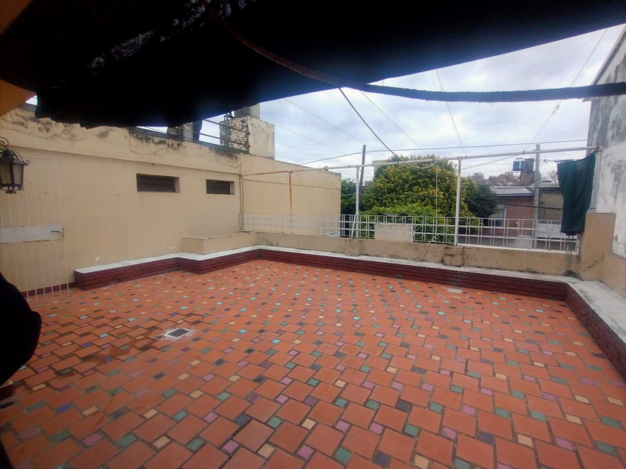 Importante casa de 3 dormitorios en barrio industrial
