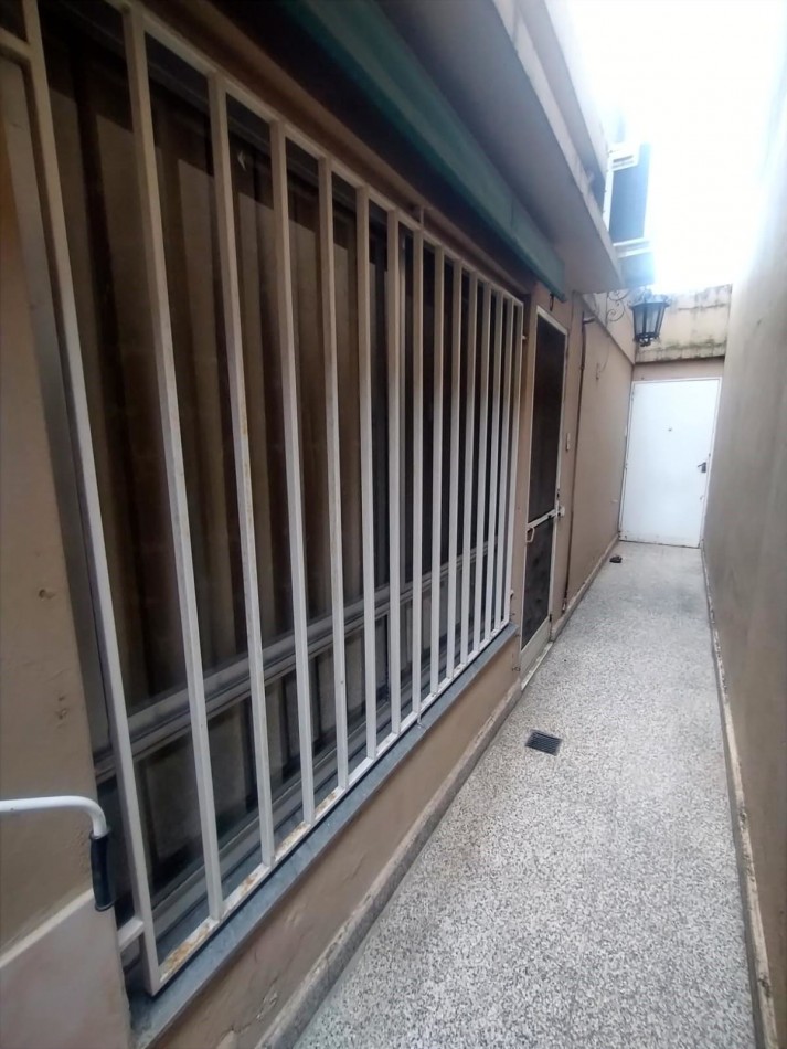 Importante casa de 3 dormitorios en barrio industrial