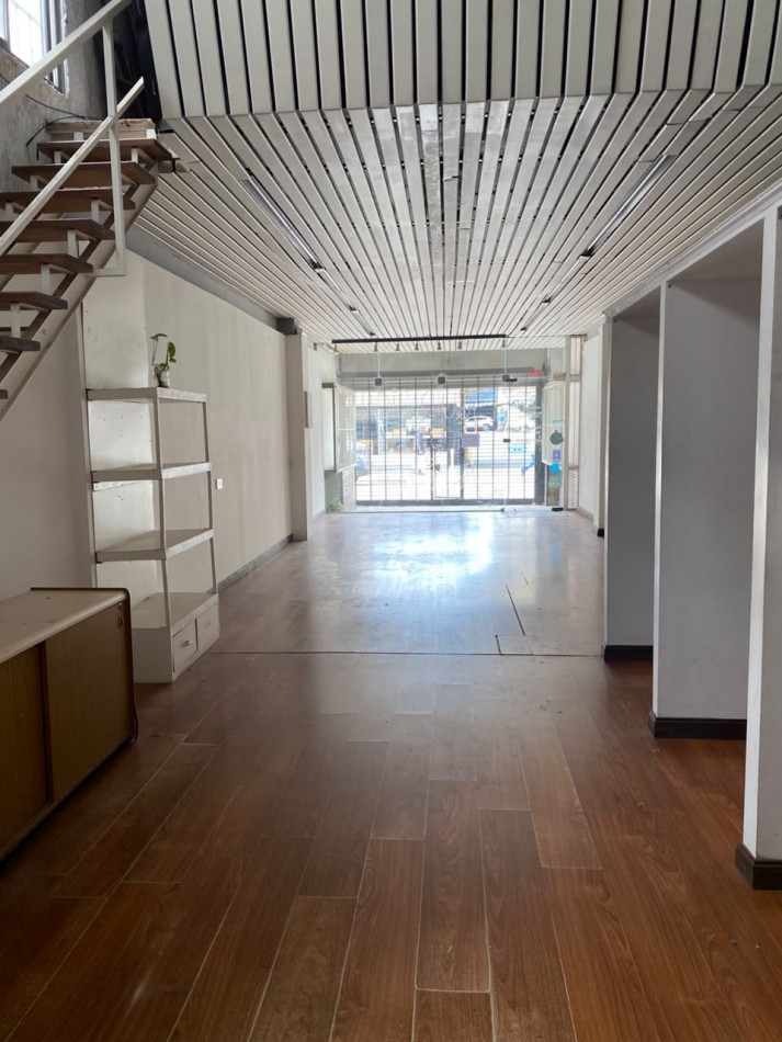 SAN MARTIN 1250 - AMPLIO LOCAL COMERCIAL A LA CALLE