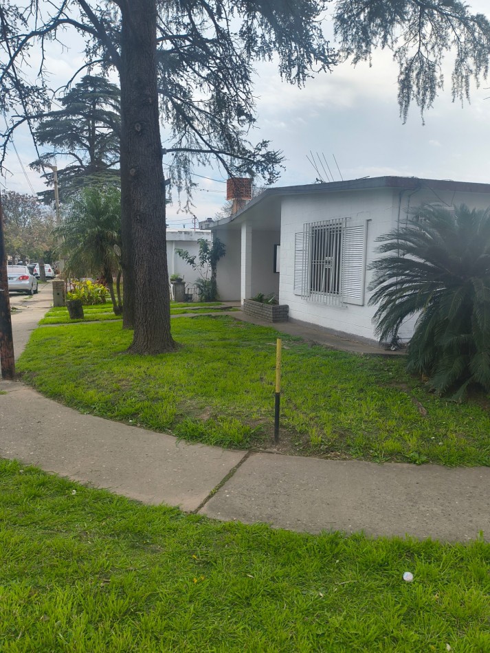 Casa en Parquefield frente Rotonda Parquefield