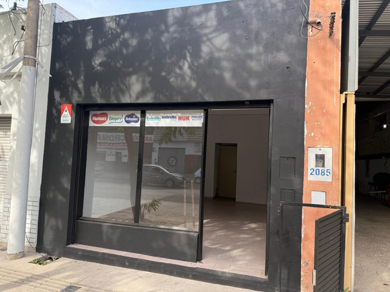 Local en zona Sur sobre Calle Arjon