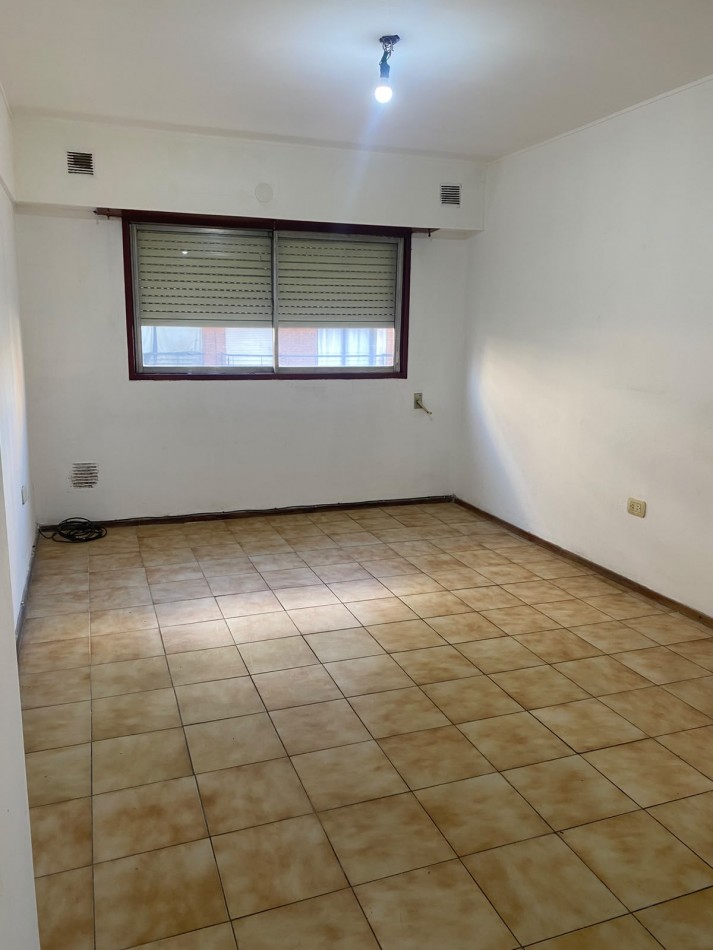 DEPARTAMENTO ZEBALLOS 856 04-02
