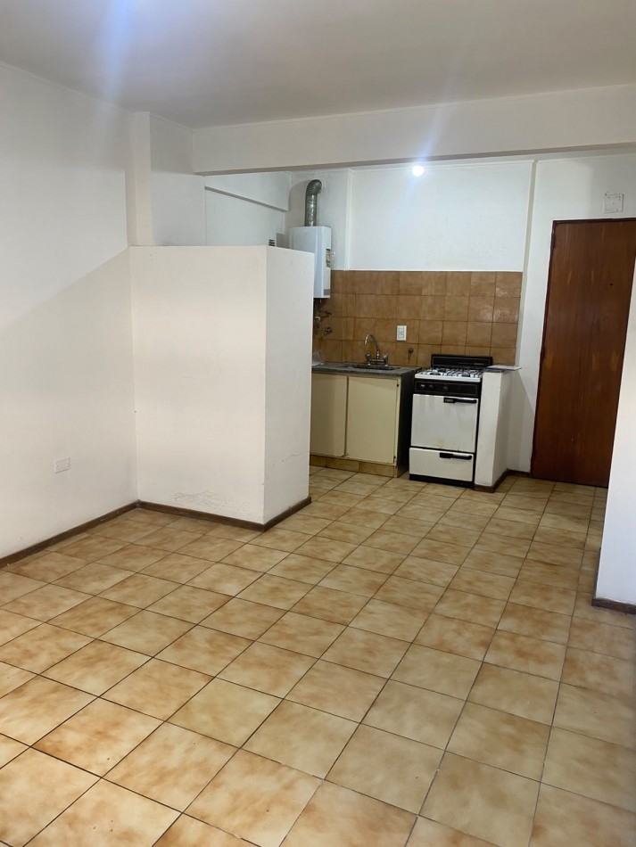 DEPARTAMENTO ZEBALLOS 856 04-02