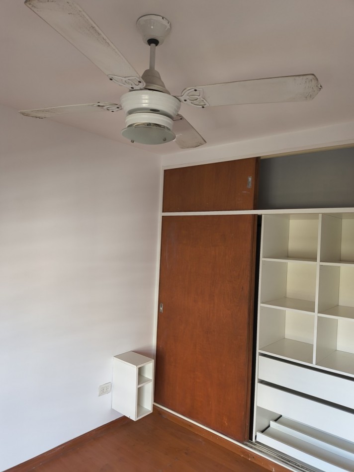 Departamento 1 doirmitorio con cochera y patio exclusivo con parrillero