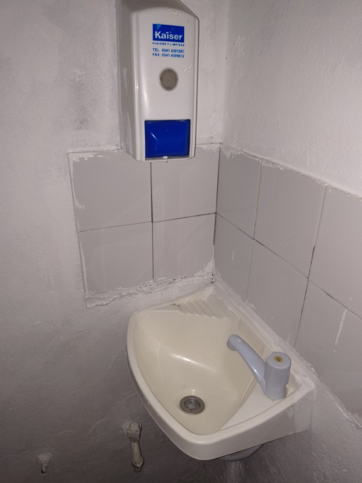 Local comercial a mts. terminal ( San Nicolas 600)