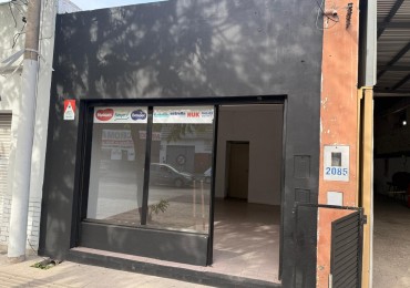 Local en zona Sur sobre Calle Arjon